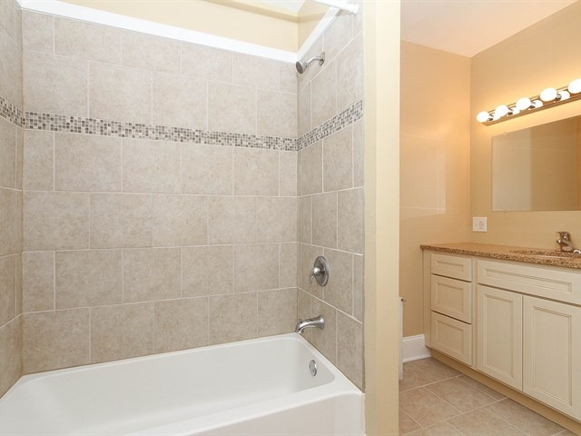 310 N Commonwealth Ave, Elgin, IL 60123 photo 22