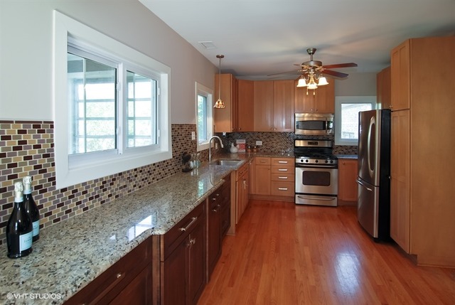 386 Bartram Rd, Riverside, IL 60546 photo 10