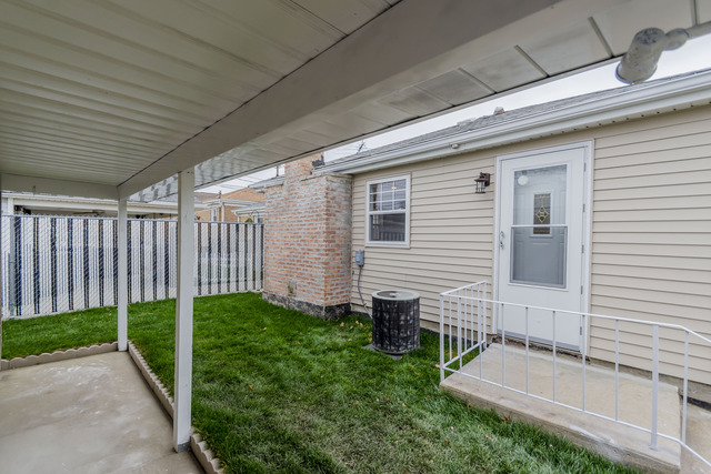7703 Massasoit Ave, Burbank, IL 60459 photo 18