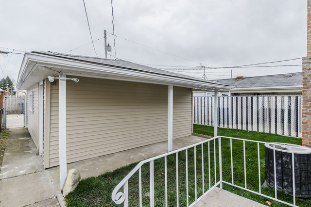 7703 Massasoit Ave, Burbank, IL 60459 photo 19