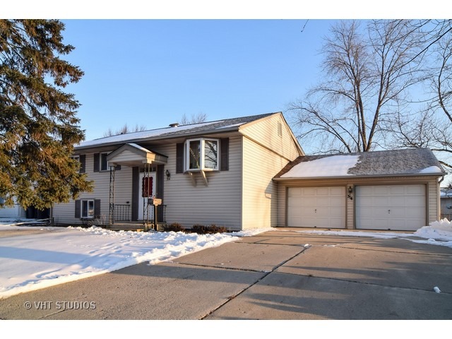 314 E Maxon Ln, Streamwood, IL 60107 photo 1