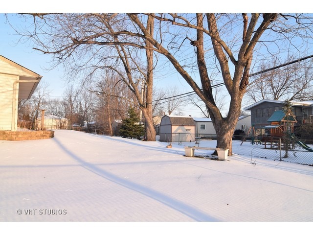 314 E Maxon Ln, Streamwood, IL 60107 photo 3