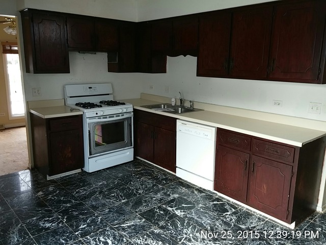 17861 Maple St, Lansing, IL 60438 photo 4
