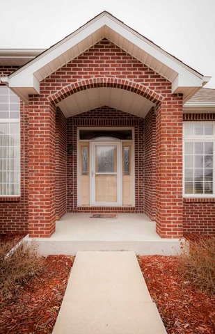 10252 Hawks Pointe Trl, Roscoe, IL 61073 photo 2