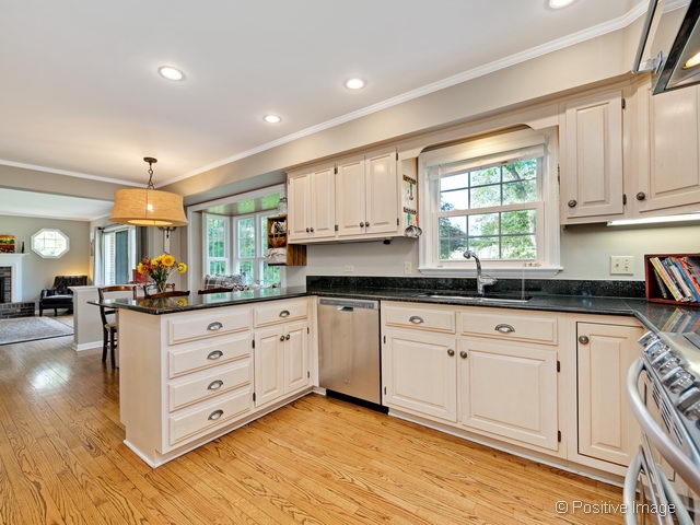 117 E Farnham Ln, Wheaton, IL 60189 photo 11