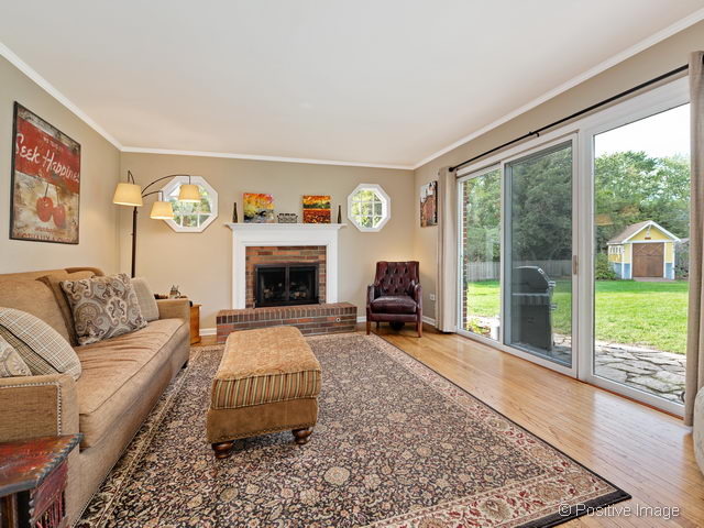 117 E Farnham Ln, Wheaton, IL 60189 photo 8