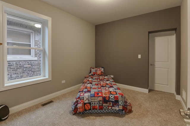 1525 E 85th Pl, Chicago, IL 60619 photo 13