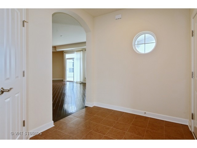 16529 S Fox Run Cir, Plainfield, IL 60586 photo 3