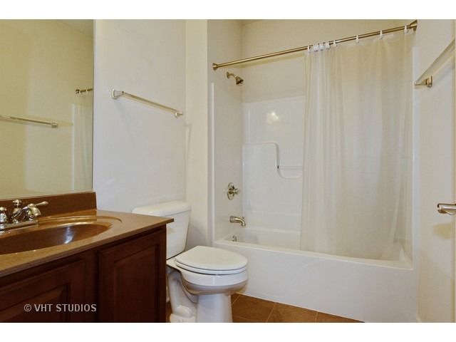 16529 S Fox Run Cir, Plainfield, IL 60586 photo 13
