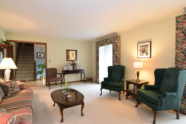 29 W446 Garden Dr, Bartlett, IL 60103 photo 4