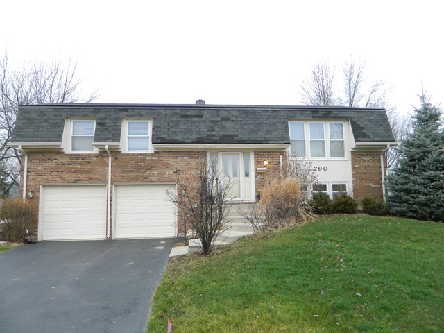 790 Charleston Ln, Hoffman Estates, IL 60192 photo 1