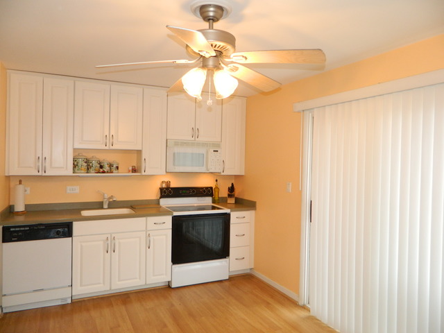 790 Charleston Ln, Hoffman Estates, IL 60192 photo 7