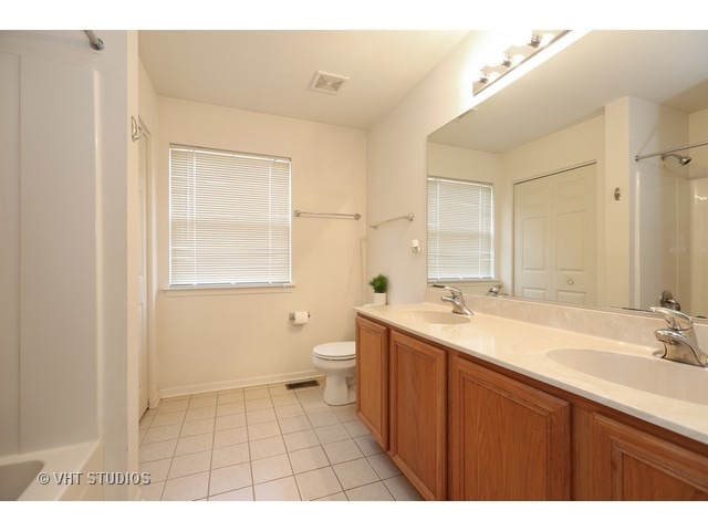 420 Plainview Dr, Bolingbrook, IL 60440 photo 19