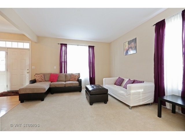 420 Plainview Dr, Bolingbrook, IL 60440 photo 3