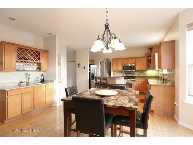 420 Plainview Dr, Bolingbrook, IL 60440 photo 5
