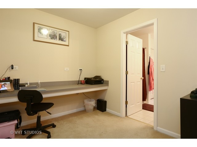 420 Plainview Dr, Bolingbrook, IL 60440 photo 11