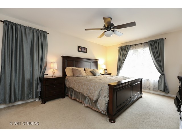 420 Plainview Dr, Bolingbrook, IL 60440 photo 12