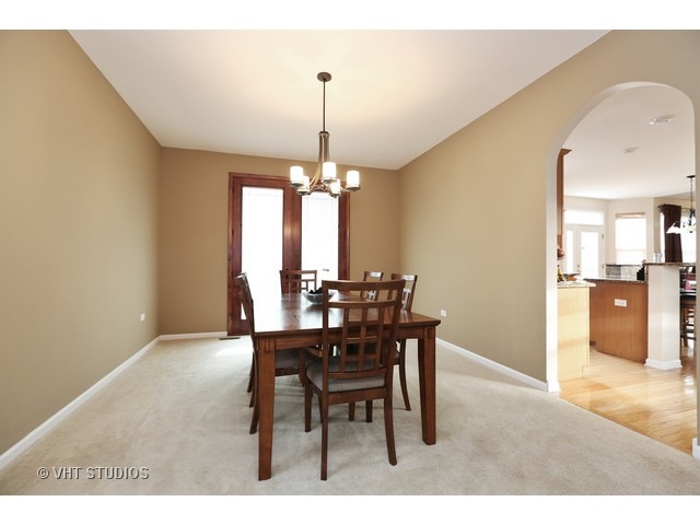 420 Plainview Dr, Bolingbrook, IL 60440 photo 7