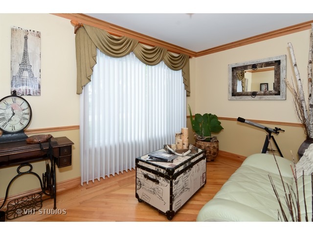 7618 S Ferdinand Ave, Bridgeview, IL 60455 photo 2