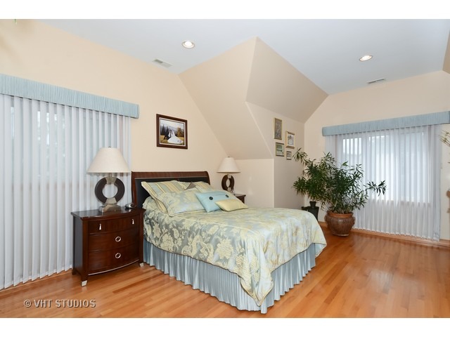 7618 S Ferdinand Ave, Bridgeview, IL 60455 photo 7