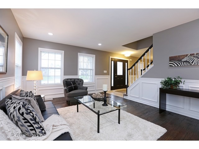 1310 Northgate Dr, Bartlett, IL 60103 photo 4