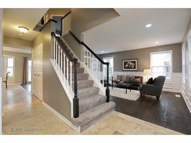 1310 Northgate Dr, Bartlett, IL 60103 photo 3