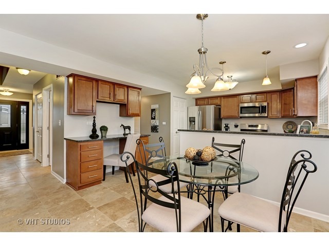 1310 Northgate Dr, Bartlett, IL 60103 photo 7