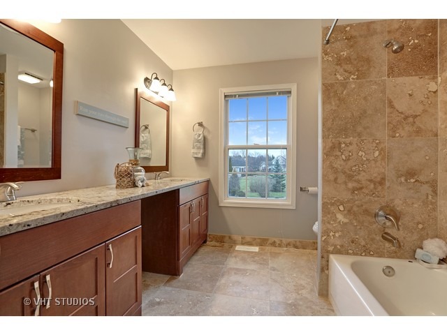 1310 Northgate Dr, Bartlett, IL 60103 photo 13