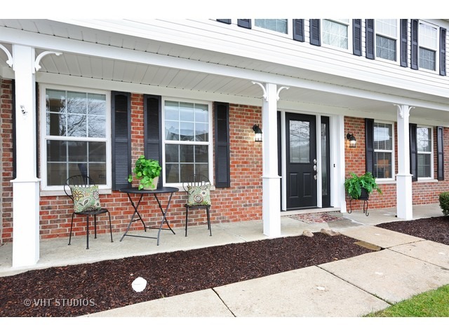 1310 Northgate Dr, Bartlett, IL 60103 photo 2