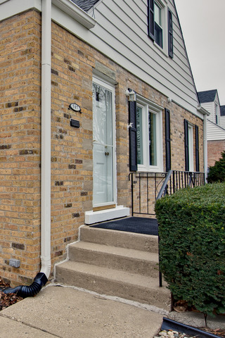 507 N Maple St, Mount Prospect, IL 60056 photo 3