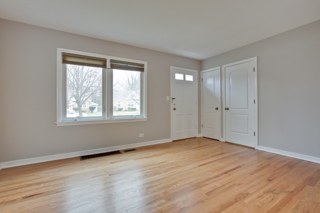 507 N Maple St, Mount Prospect, IL 60056 photo 4