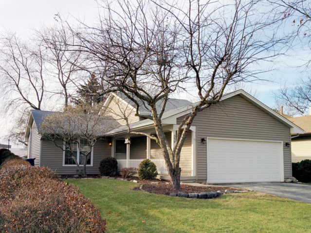 359 Pearson Cir, Naperville, IL 60563 photo 1