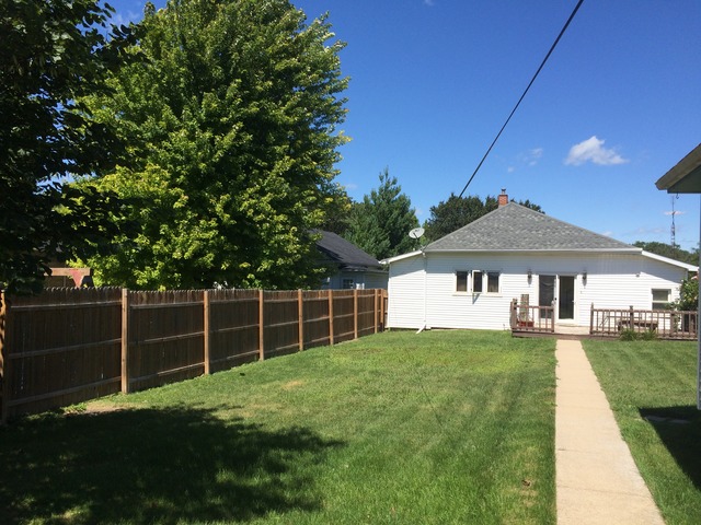147 E Florence St, Oglesby, IL 61348 photo 3