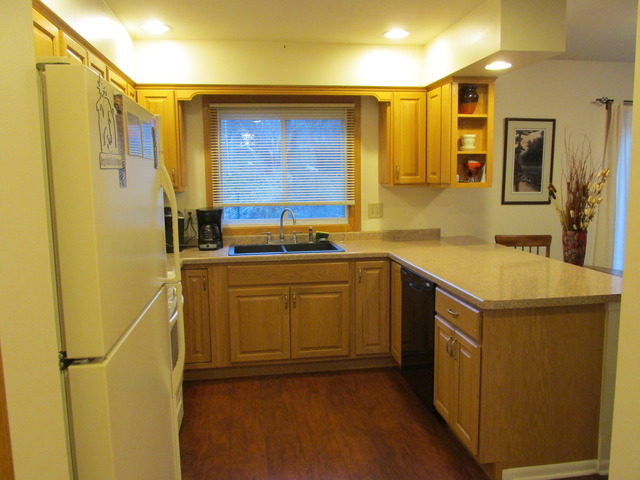 907 Hampton Ct, Mchenry, IL 60050 photo 9