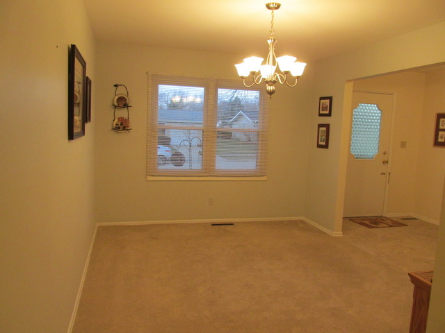 907 Hampton Ct, Mchenry, IL 60050 photo 6