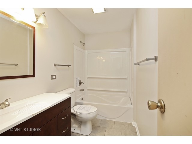 1063 Cascade Dr, Aurora, IL 60506 photo 9