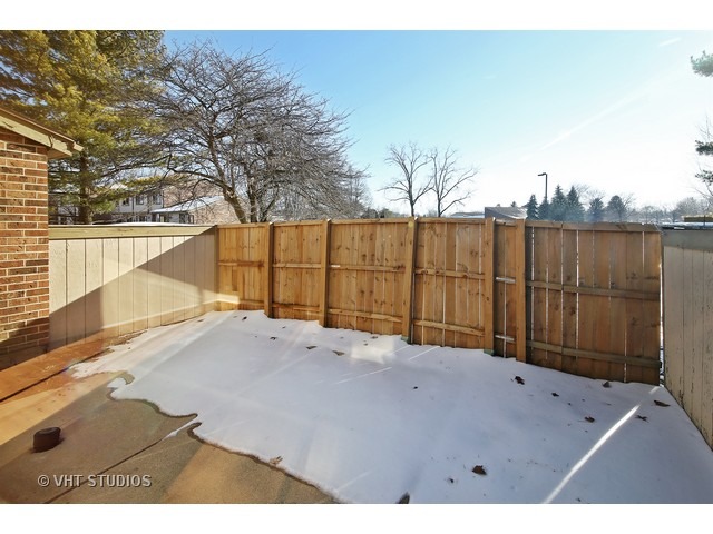 1063 Cascade Dr, Aurora, IL 60506 photo 10