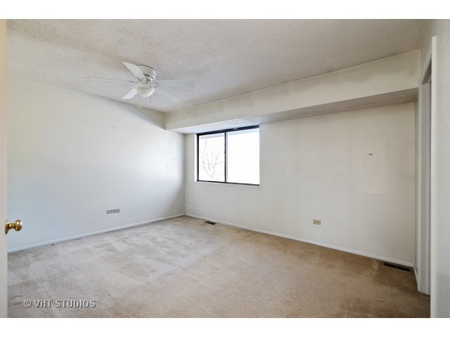 1063 Cascade Dr, Aurora, IL 60506 photo 6