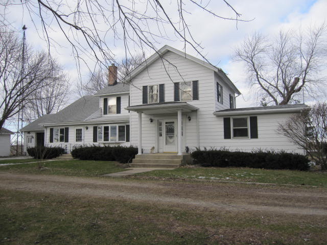 3155 E 15th Rd, Ottawa, IL 61350 photo 1