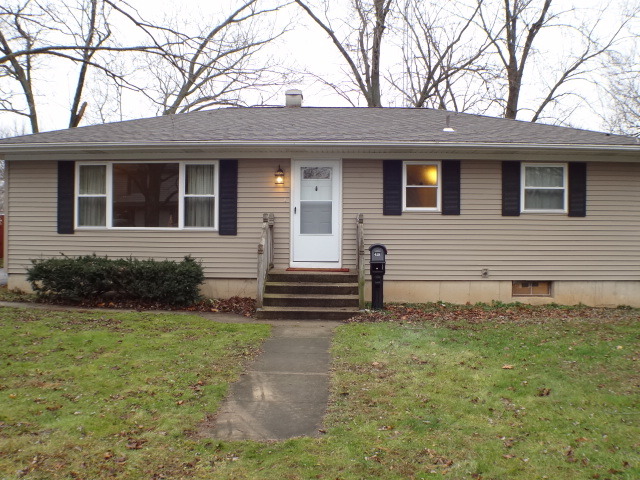 418 Sunset Dr, Marengo, IL 60152 photo 1