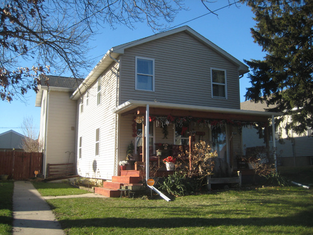 1513 Walnut St, Peru, IL 61354 photo 1