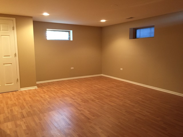 2824 N Troy St, Chicago, IL 60618 photo 14