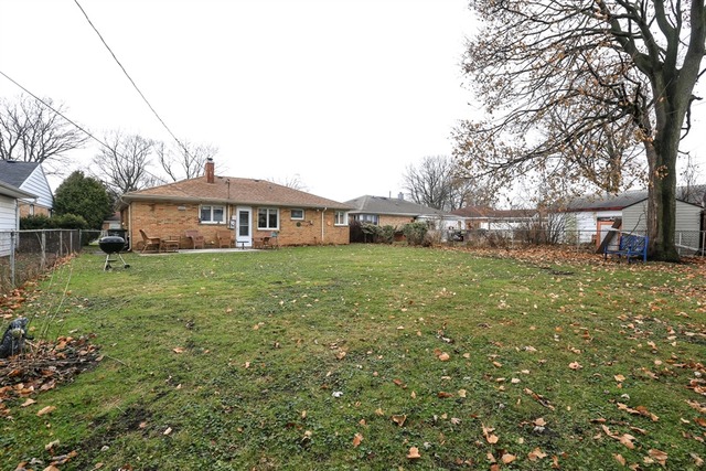 1075 E Villa Dr, Des Plaines, IL 60016 photo 10