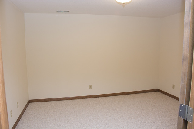 714 Milnes Dr, Morrison, IL 61270 photo 7