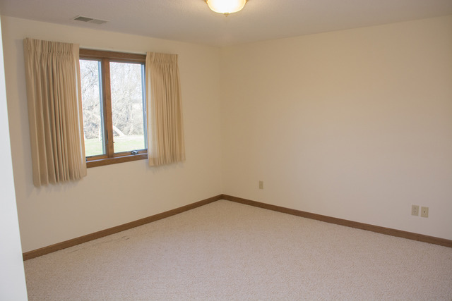 714 Milnes Dr, Morrison, IL 61270 photo 8