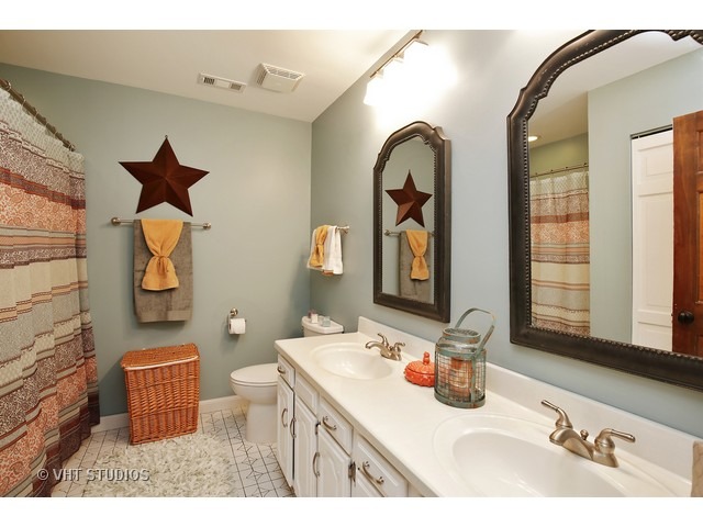 51 Gromer Rd, Elgin, IL 60120 photo 12