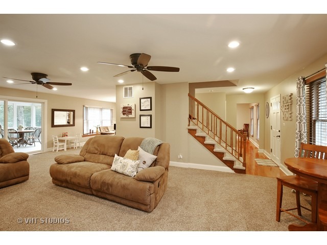 51 Gromer Rd, Elgin, IL 60120 photo 3
