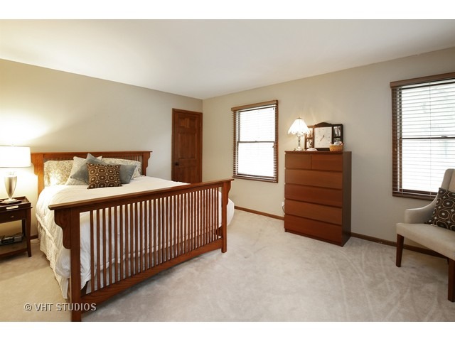 51 Gromer Rd, Elgin, IL 60120 photo 9