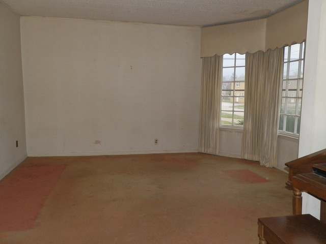 4554 Center Ave, Lyons, IL 60534 photo 2
