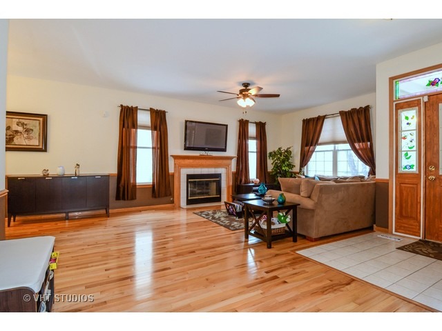 2934 Arbor Ln, Aurora, IL 60502 photo 2